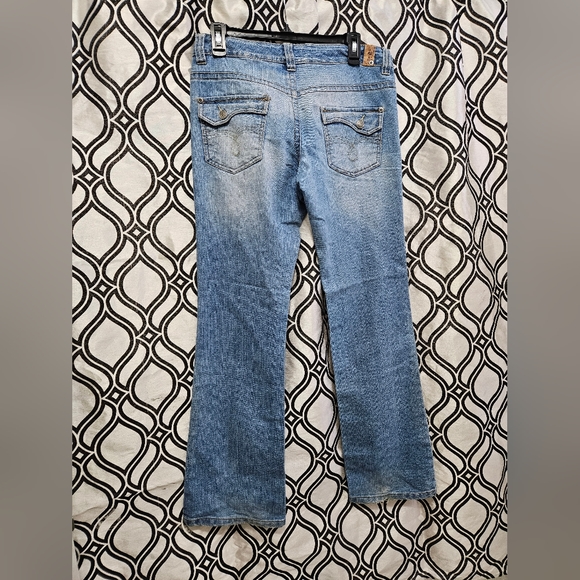 Union Bay Distressed Jeans - Picture 10 of 16